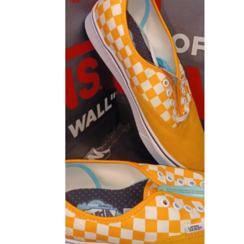 Vans Comfycush Authentic Checkered Zinnia/True White Men's 11.5 VN0A3WM7VNC